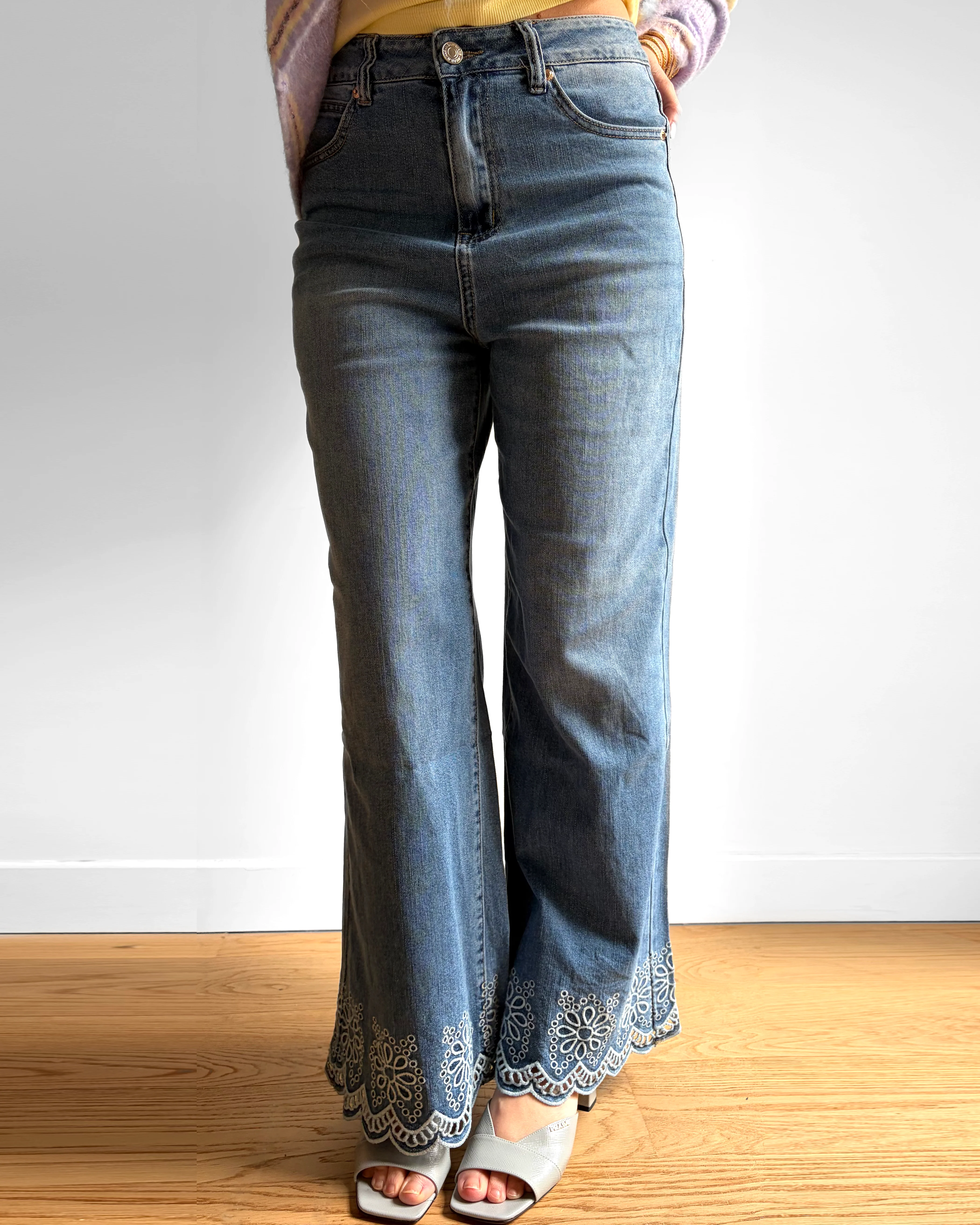JEAN FIONA - Image 2